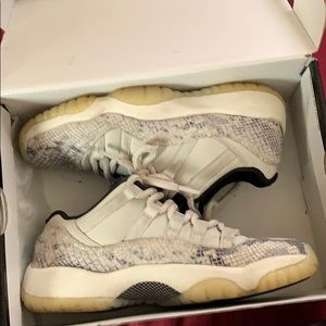 Jordan 11’s retro lows (grey snake skins)